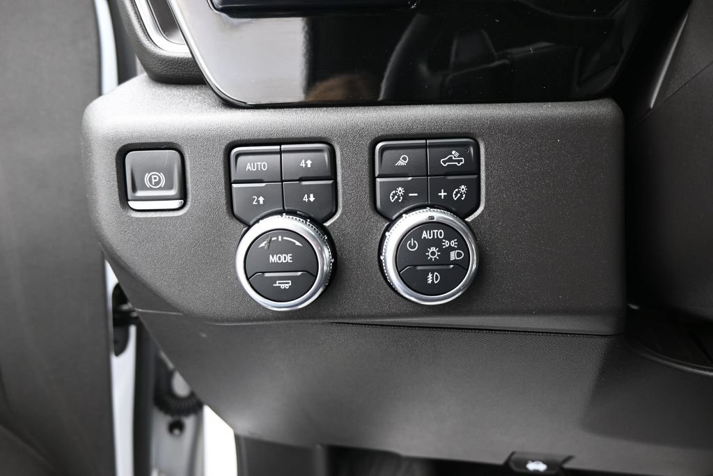 Used 2024 GMC Sierra 1500 SLT w/ SLT Premium Plus Package AWD/4WD image 12