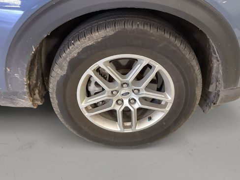 Used 2025 Ford Explorer Active RWD image 9