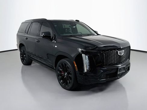 Used 2025 Cadillac Escalade Sport Platinum w/ LPO, ONYX Package AWD/4WD image 3