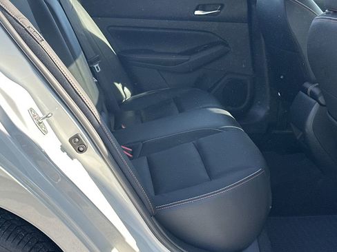 Used 2024 Nissan Altima 2.5 SR w/ SR Premium Package image 16