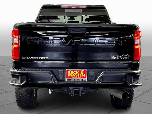 Used 2020 Chevrolet Silverado 2500 High Country w/ Technology Package image 4
