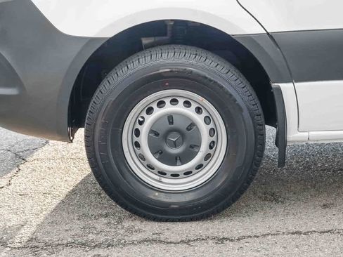 Used 2020 Mercedes-Benz Sprinter 2500 image 10