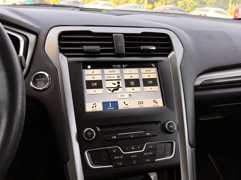 Used 2018 Ford Fusion SE w/ Equipment Group 602A FWD image 33