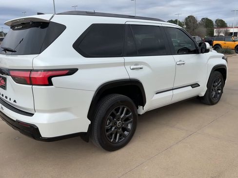 Used 2024 Toyota Sequoia Platinum image 9