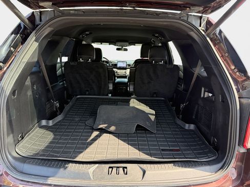 Used 2020 Ford Explorer XLT w/ Equipment Group 202A AWD/4WD image 23