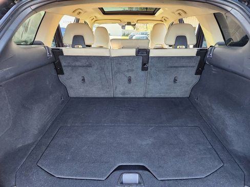 Used 2016 Volvo XC60 T5 Premier w/ Proximity Package FWD image 4