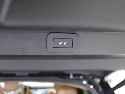 Used 2025 Land Rover Range Rover SE AWD/4WD image 42