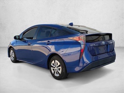 Used 2018 Toyota Prius Four image 7