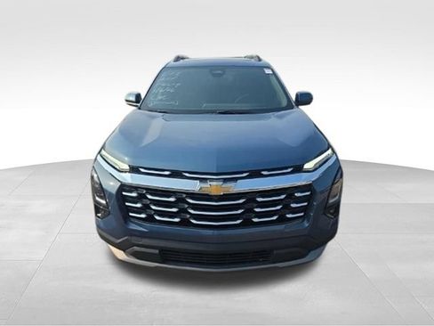 Used 2025 Chevrolet Equinox LT w/ Safety and Technology Package FWD image 2