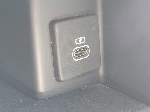 Used 2025 Land Rover Discovery S AWD/4WD image 29