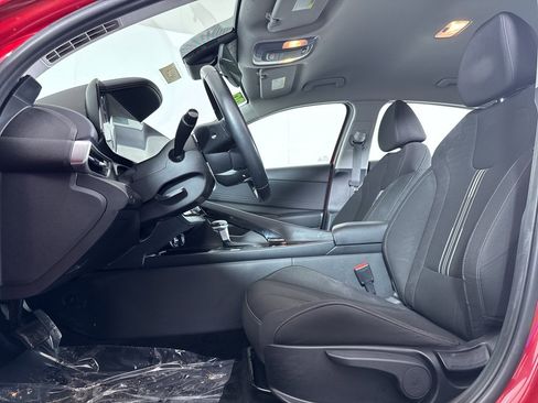 Used 2023 Hyundai Elantra SEL w/ Convenience Package image 4