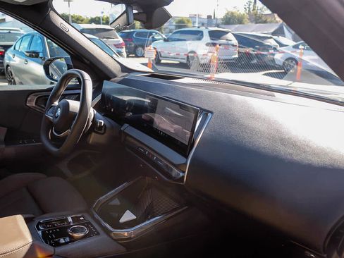 Used 2025 BMW X3 xDrive30i w/ Premium Package image 16