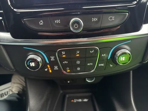 Certified 2023 Chevrolet Traverse LT image 28