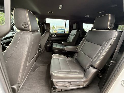Used 2023 Chevrolet Suburban Premier RWD image 35