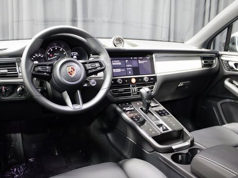 New 2026 Porsche Macan Turbo image 4
