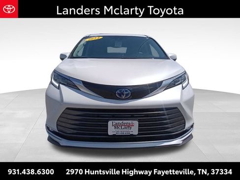 Used 2024 Toyota Sienna Limited FWD image 8