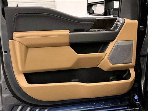 Used 2024 Ford F250 Lariat w/ Black Appearance Package image 17