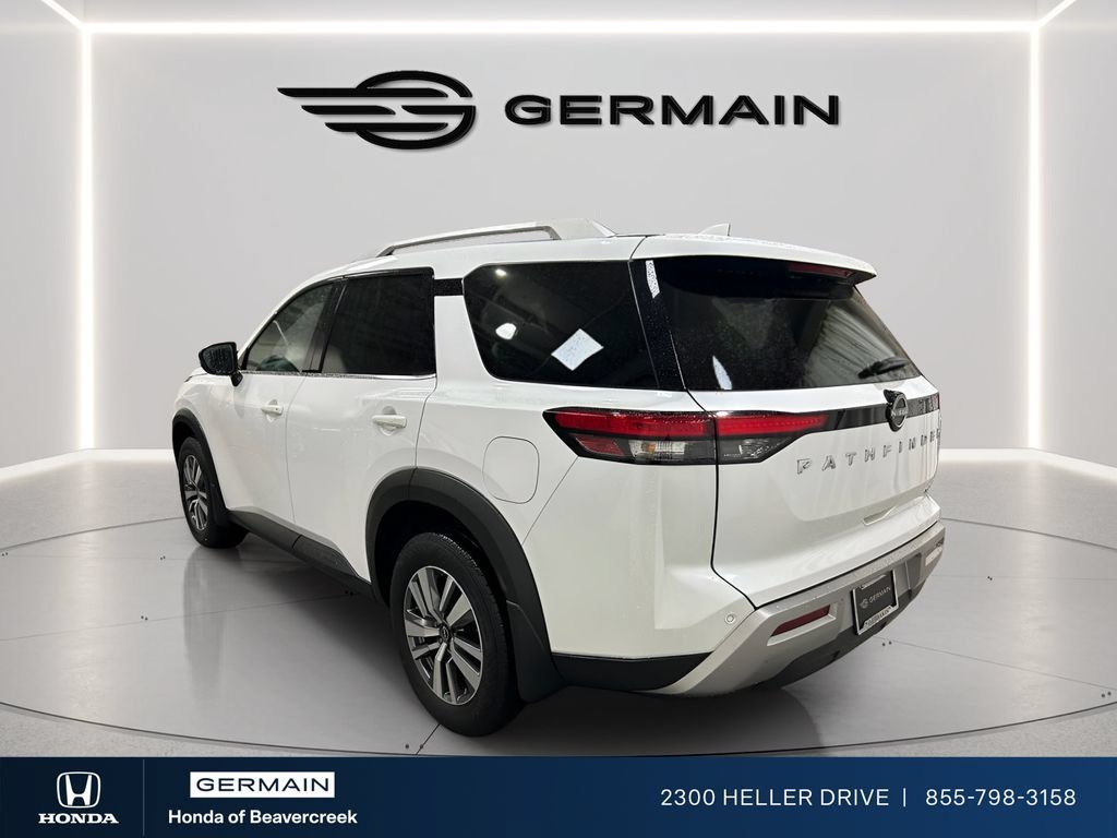 Used 2025 Nissan Pathfinder SL FWD image 6