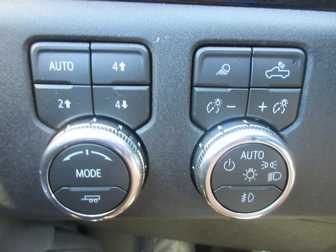 New 2026 GMC Sierra 3500 SLE w/ SLE Value Package AWD/4WD image 16