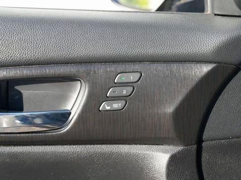 Used 2015 Honda Accord Touring image 28