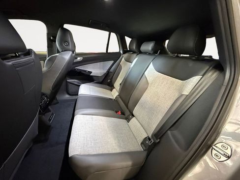 New 2026 Volkswagen ID.4 Pro image 12