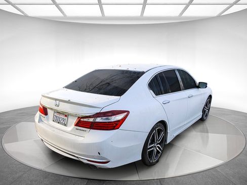 Used 2017 Honda Accord Sport image 3