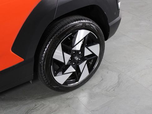 Certified 2025 Hyundai Kona Limited AWD/4WD image 11