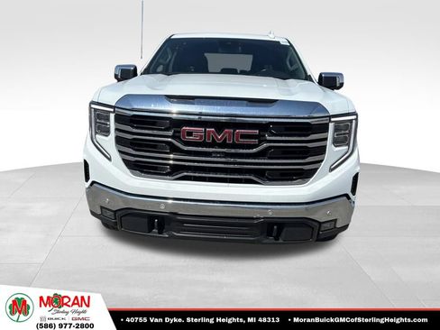 Used 2023 GMC Sierra 1500 SLT w/ SLT Convenience Package AWD/4WD image 2