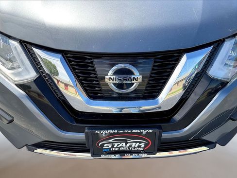 Used 2017 Nissan Rogue SV w/ SV Premium Package AWD/4WD image 34