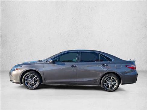 Used 2017 Toyota Camry SE image 9