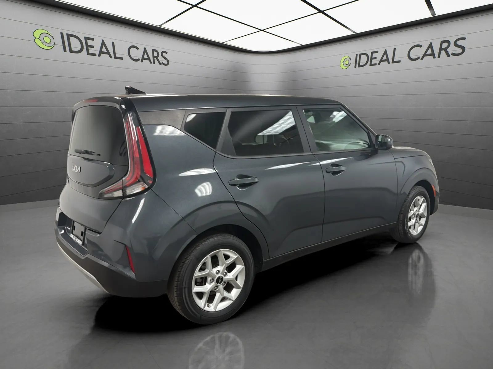 Used 2023 Kia Soul LX w/ Option Group 015 FWD image 5