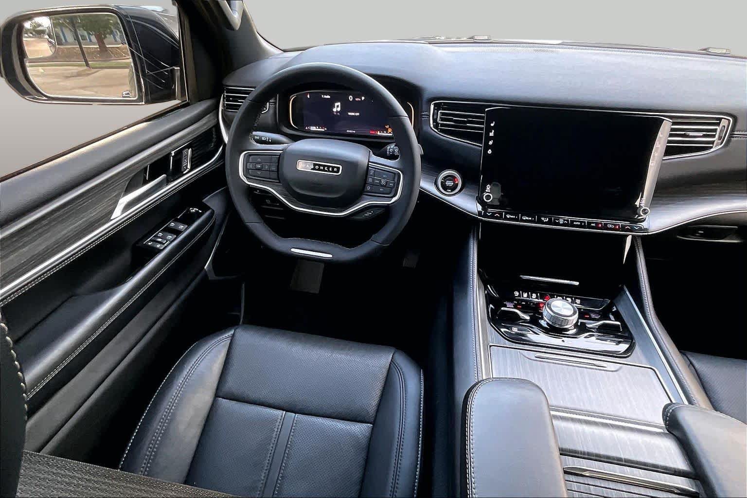 Used 2023 Jeep Wagoneer Series III w/ Premium Group I AWD/4WD image 6