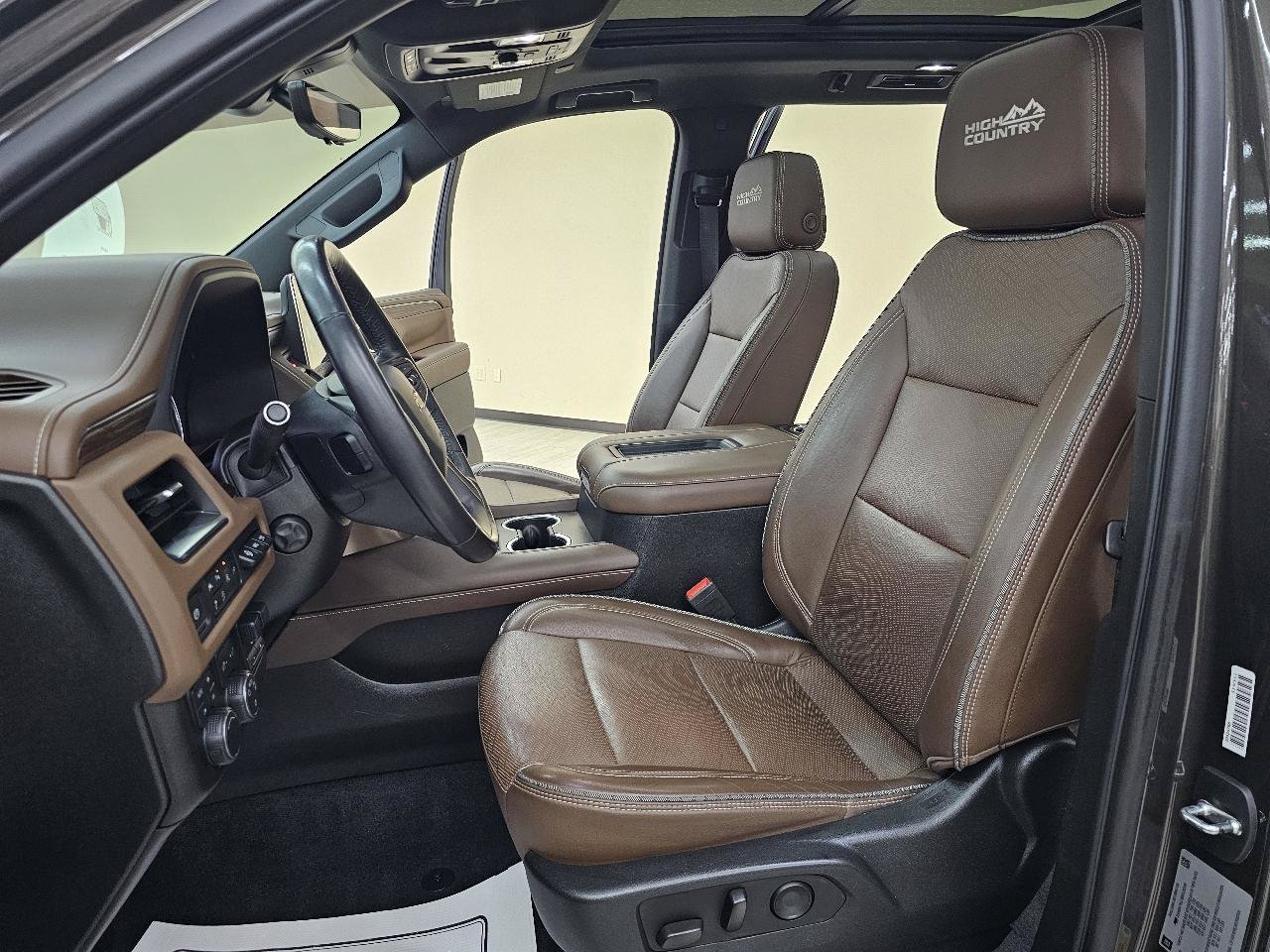 Used 2021 Chevrolet Tahoe High Country w/ Premium Package AWD/4WD image 19