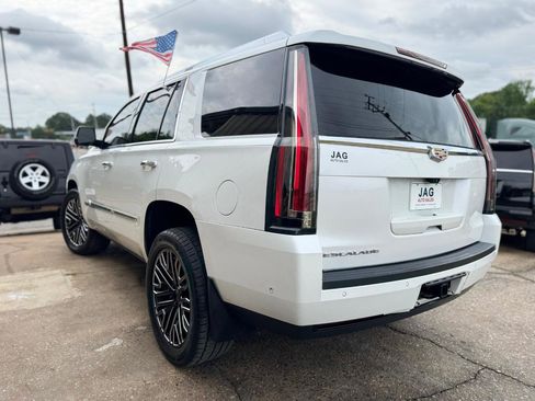 Used 2019 Cadillac Escalade Luxury RWD image 6