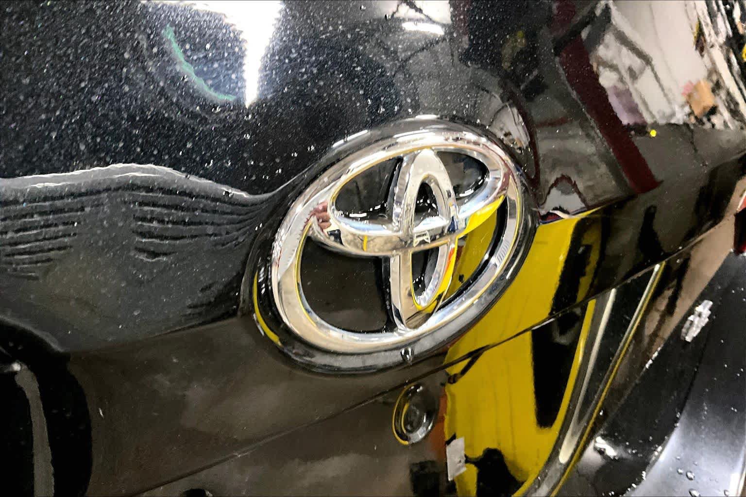 Used 2019 Toyota Corolla LE w/ Carpet Mat Package (TMS) FWD image 29