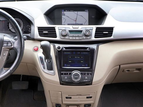 Used 2016 Honda Odyssey Touring image 17