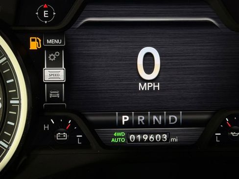 Used 2024 RAM 1500 Laramie AWD/4WD image 16