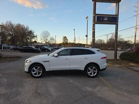 Used 2019 Jaguar F-PACE Premium image 5