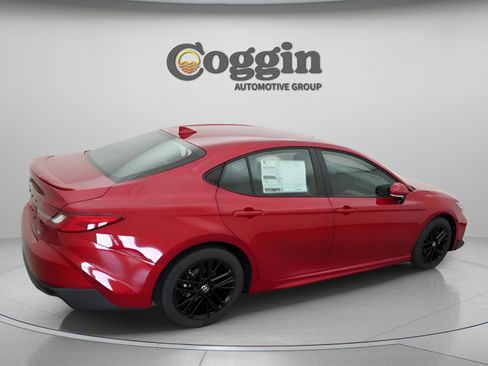 New 2026 Toyota Camry SE FWD image 17