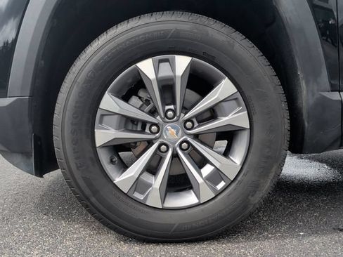Used 2026 Chevrolet Equinox LT FWD image 9