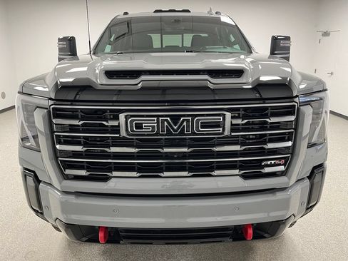 Used 2024 GMC Sierra 3500 AT4 w/ AT4 Premium Plus Package AWD/4WD image 3