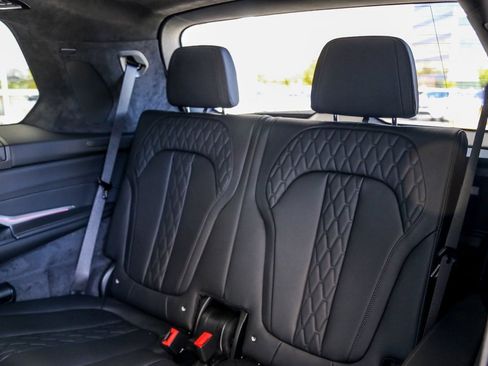 Used 2026 BMW X7 xDrive40i w/ Executive Package image 27