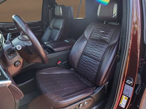 Used 2022 Cadillac Escalade Premium Luxury Platinum AWD/4WD image 7
