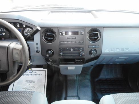 Used 2014 Ford F250 XL w/ Power Equipment Group AWD/4WD image 24