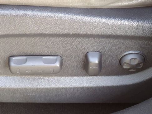 Used 2017 Hyundai Santa Fe Limited image 17