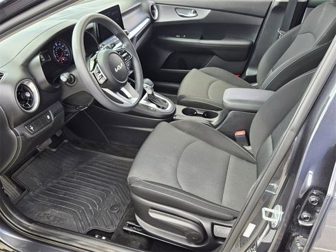 Used 2022 Kia Forte LXS image 10