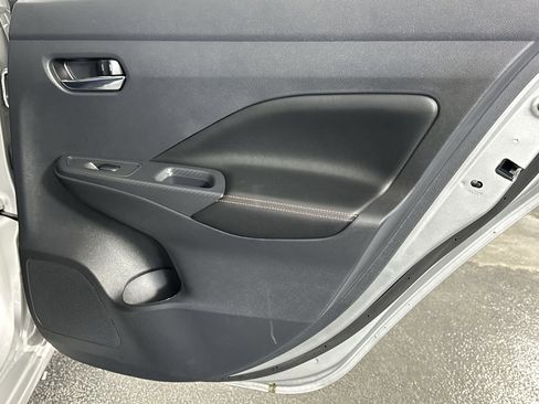 Used 2025 Nissan Versa SR image 32