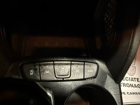 Used 2023 Chevrolet TrailBlazer RS AWD/4WD image 36
