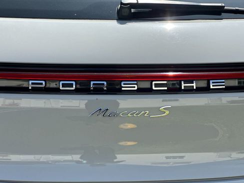 Certified 2024 Porsche Macan S AWD/4WD image 31