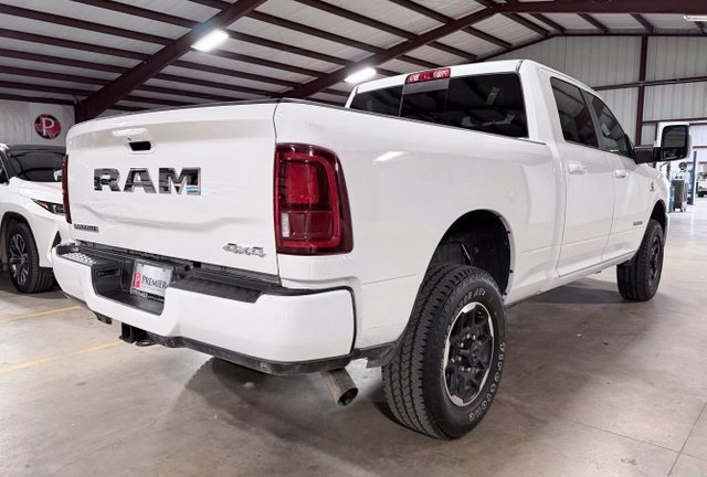 Used 2026 RAM 2500 Laramie AWD/4WD image 3